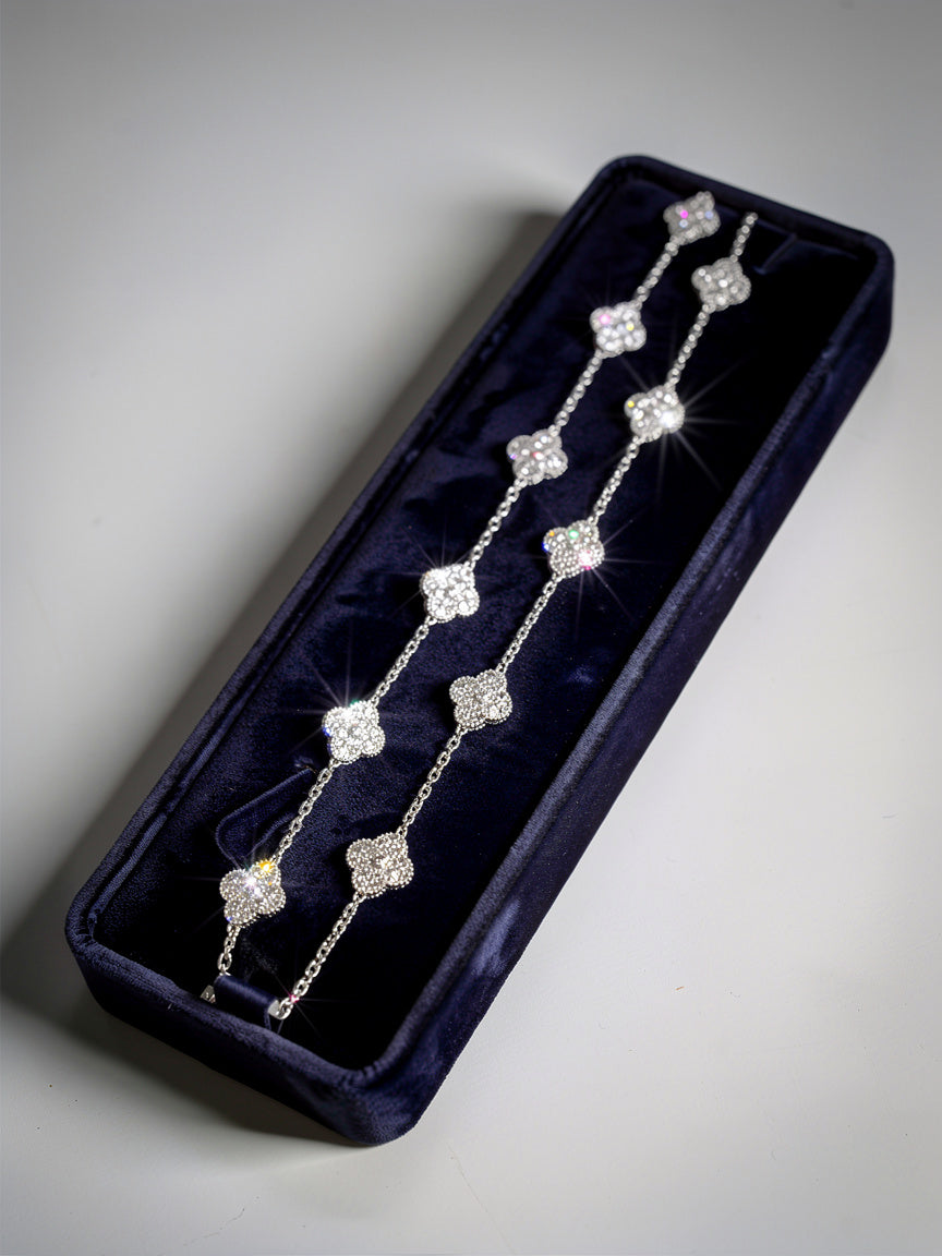 Clover Necklace in Sterling Silver with Zirconium Stones